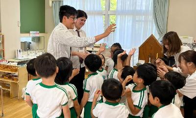 リズモー学生が幼稚園児と交流