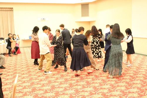 ダンスを踊る様子