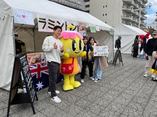 みくちゃんと学生たち