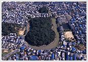 築山古墳全体の空撮写真