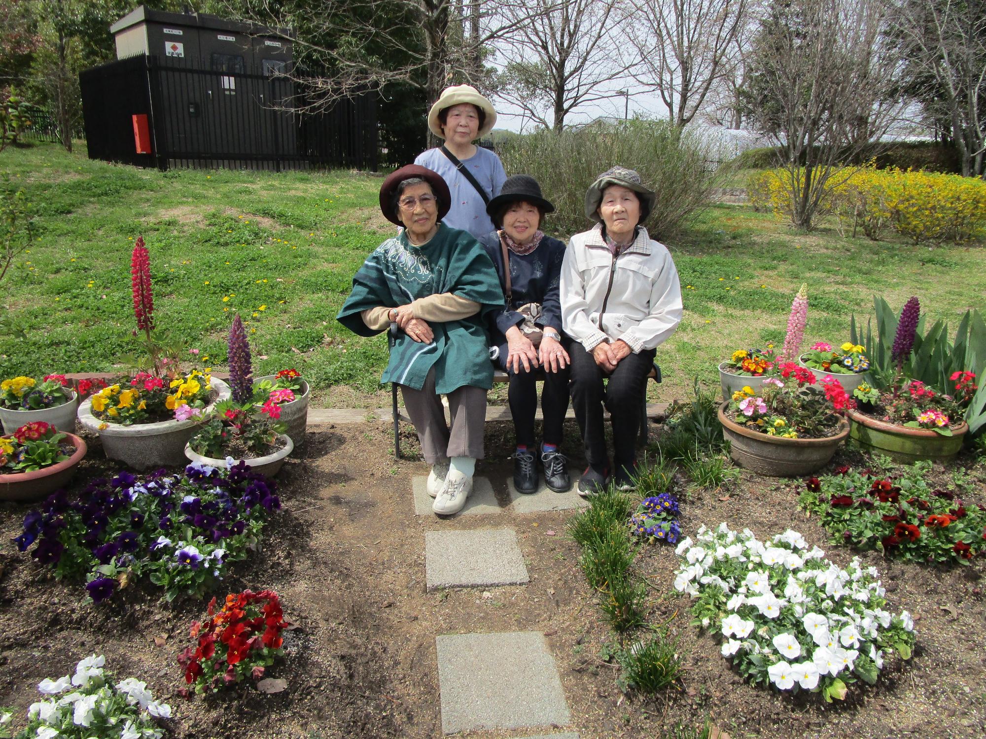 春と秋にはお花見へ