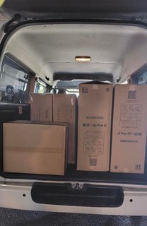 支援に使用する物資を積載したDMAT車両。現地では必要な物資を被災者や施設へ届けるための調整も担当しました。