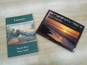 寄贈された2冊の本の写真