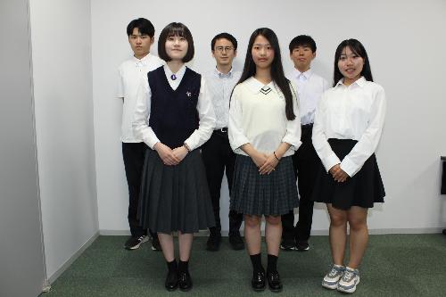 今年度の派遣学生と引率教諭の集合写真
